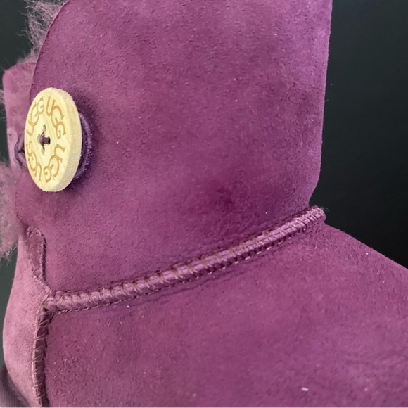 UGG Mini UGGs Boots "Mini Bailey" with Button - Picture 6 of 11